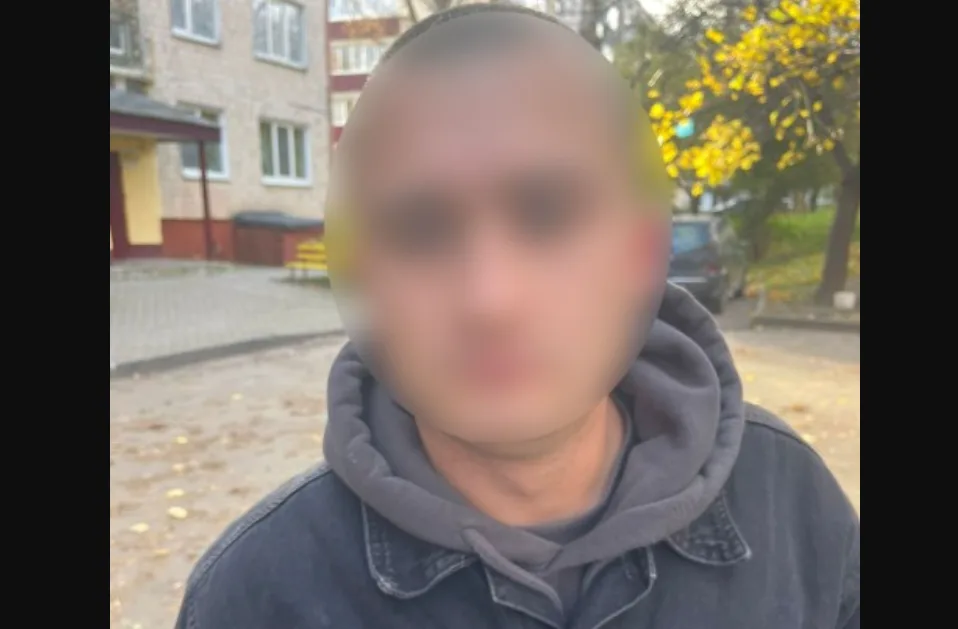 У Тернополі чоловік вкрав дорогий смартфон у продавця під час «перегляду товару»