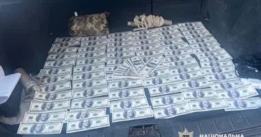 На Тернопільщині судитимуть чоловіка, який за 6000 доларів обіцяв уникнути служби в ЗСУ