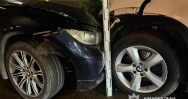 У центрі Тернополя дві автівки BMW не поділили дорогу