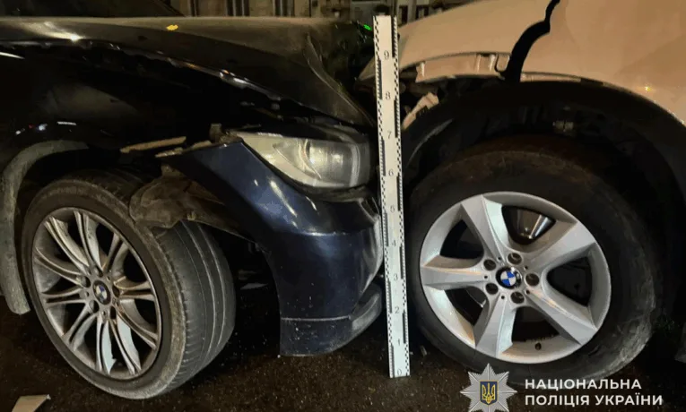 У центрі Тернополя дві автівки BMW не поділили дорогу