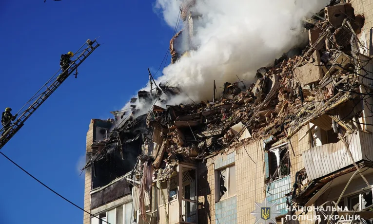 Кількість загиблих зросла до 28: у Тернополі з-під завалів дістали тіло чоловіка