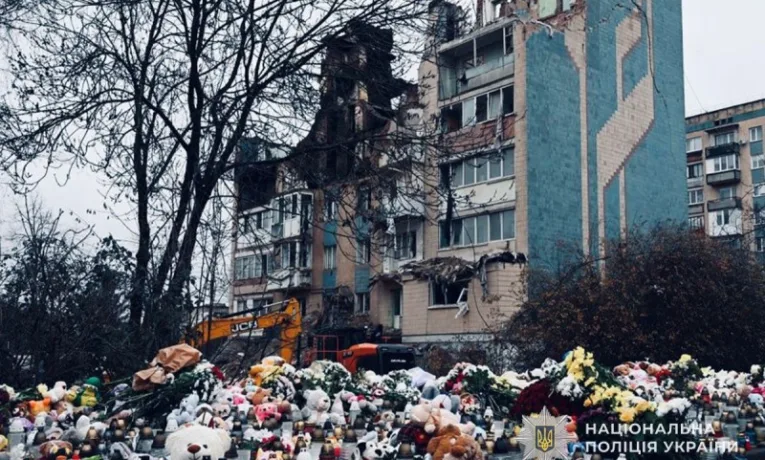 Кількість загиблих внаслідок ракетного удару по Тернополю зросла до 35 людей