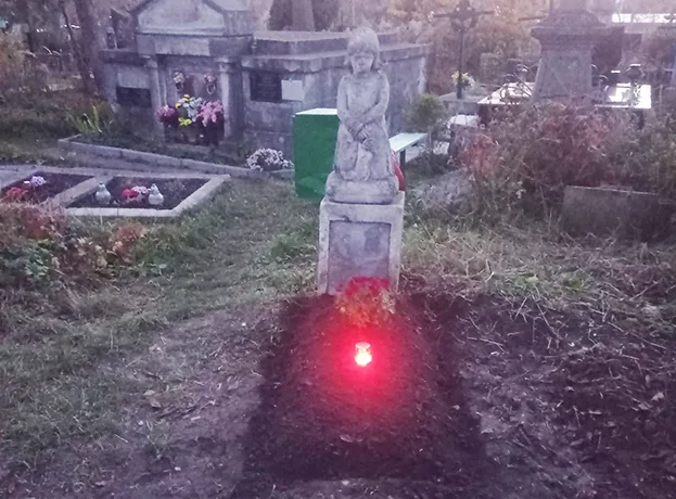 Тернополянка знайшла унікальне поховання на Микулинецькому цвинтарі