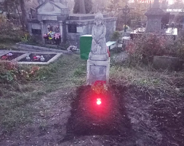 Тернополянка знайшла унікальне поховання на Микулинецькому цвинтарі