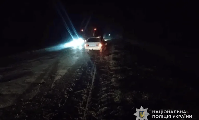 ДТП на Борщівщині: водій на "Шкоді" збив 23-річного чоловіка