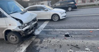 ДТП у Березовиці: не розминулися "Мерседес" та "Мазда"