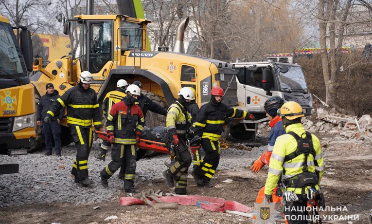 У Тернополі відзначили тернополян-героїв, які працювали на місцях ракетних ударів
