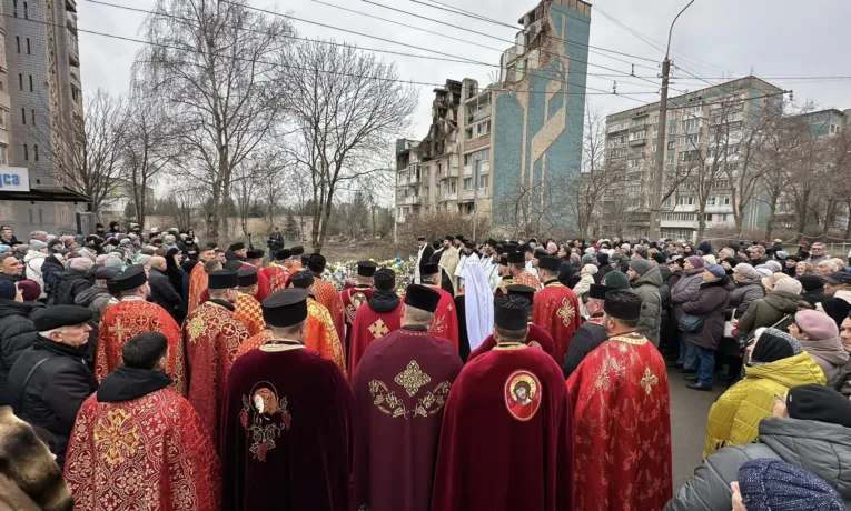 У Тернополі сотні людей прийшли вшанувати пам'ять загиблих на Стуса та 15 Квітня