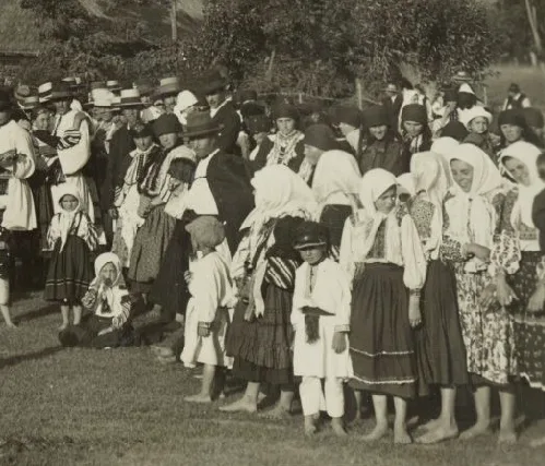 Селяни з околиць Заліщиків: столітні фото