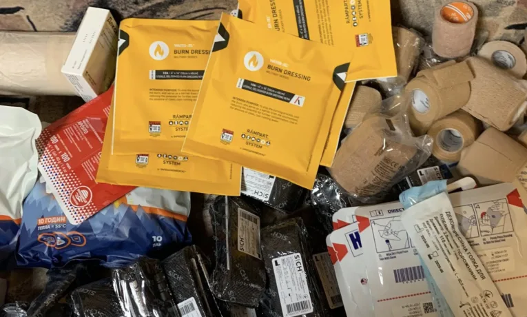 Волонтери «Української команди» Тернопільщини передали партію допомоги медикам евакуаційних бригад