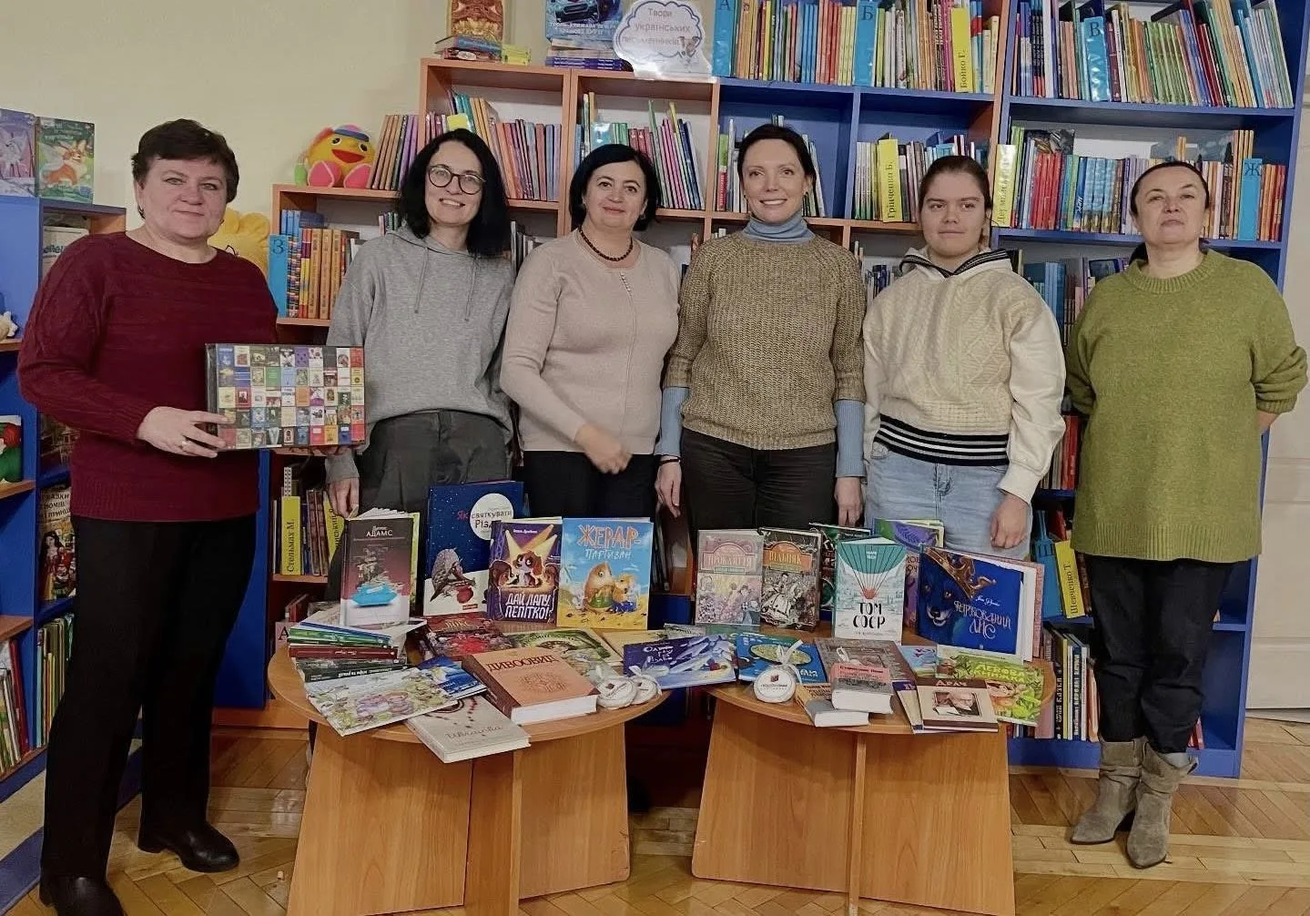 «Подоляни Книгофест-2025»: сотні книг від видавців уже в Тернопільській обласній бібліотеці для дітей