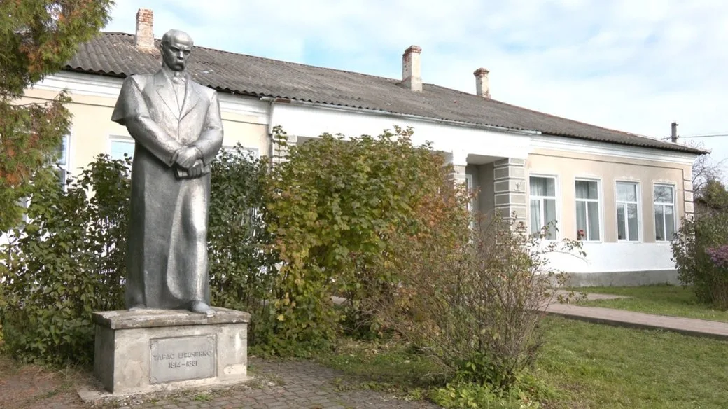 Пам’ятник Тарасу Шевченку в селі Жабиня на Тернопільщині. Суспільне Тернопіль