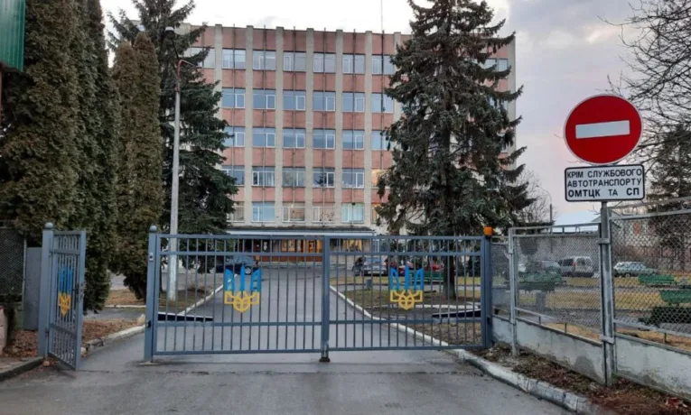 випав із вікна