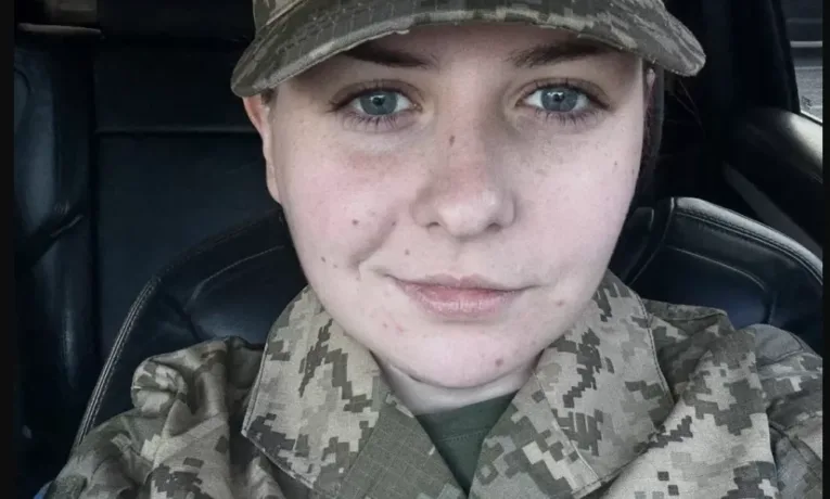 Катерина “Пташка” з Тернопільщини пішла офіційно на контракт в ЗСУ