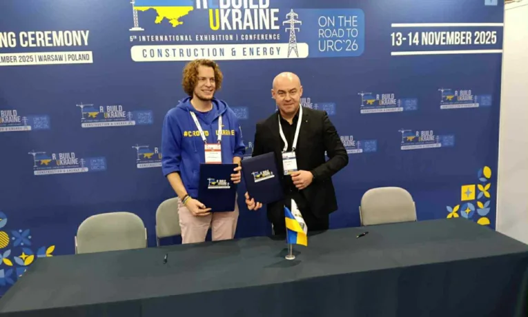 Під час конференція «ReBuild Ukraine» мер Надал підписав меморандум про розвиток ІТ інфраструктури