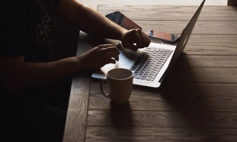 оплатити комунальні послуги