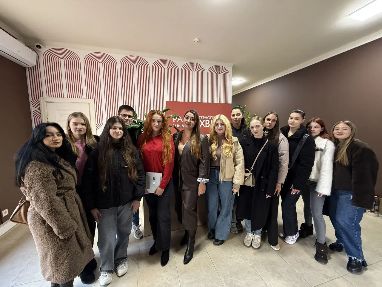 Тернопільський осередок ГО «Захист Держави» організував екскурсію для студентів на радіо