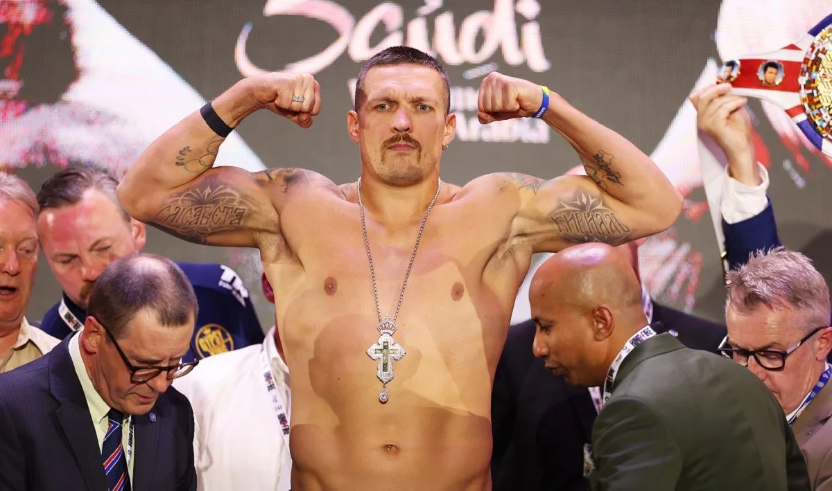 Олександр Усик позбувся титулу абсолютного чемпіона світу з боксу