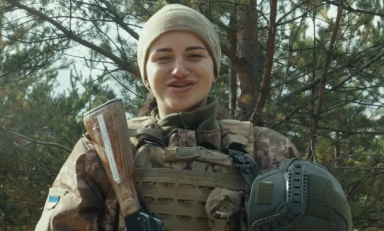 З декрету в Третю штурмову: 21-річна Снєжка після інста-оголошення підписала контракт 18-24