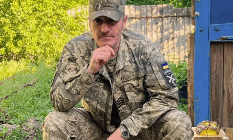 Швець, артилерист і поет: старший сержант 44-ї бригади Іван розповів про свій шлях на війні