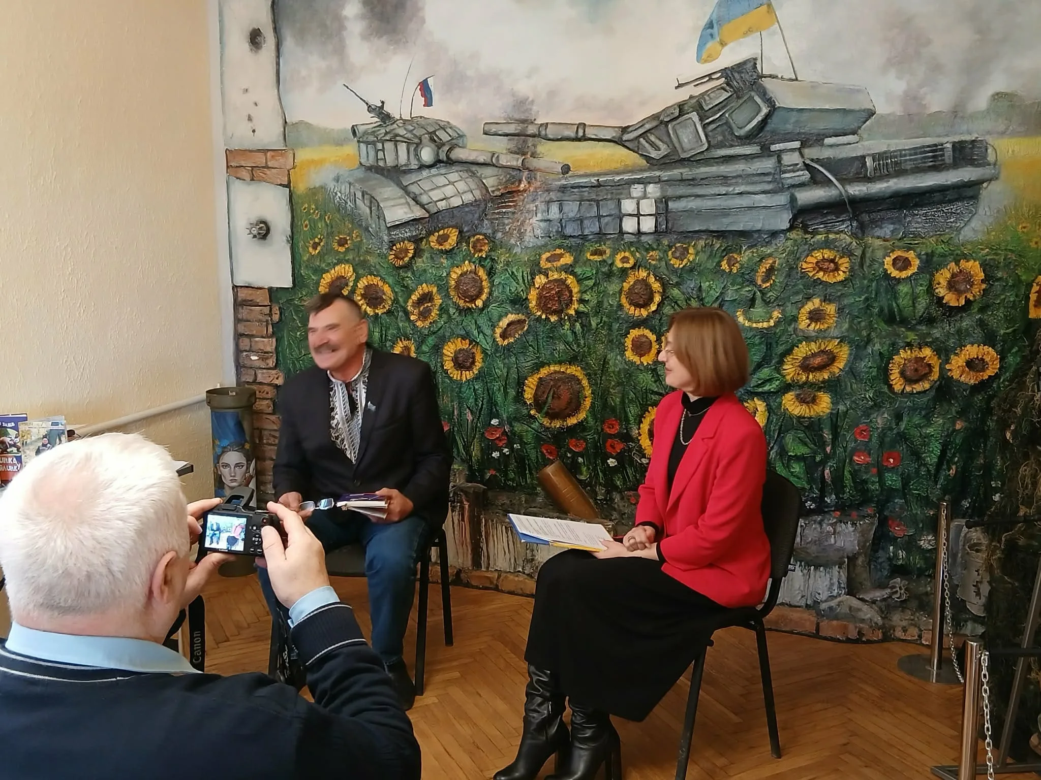 У Збаразькому музеї російсько-української війни відбулася творча зустріч з Юрієм Заяцем