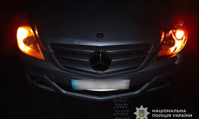 На Чортківщині під колесами “Мерседеса” загинув чоловік