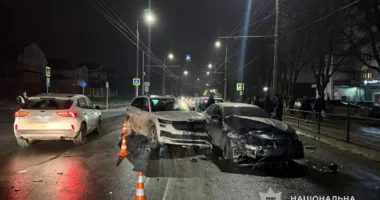 У Тернополі зіткнулися Skoda і BMW: травмована жінка