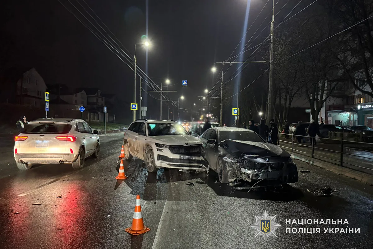 У Тернополі зіткнулися Skoda і BMW: травмована жінка