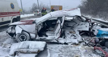 У ДТП біля Великого Глибочка загинули 40-річна жінка, 17-річні дівчина та хлопець