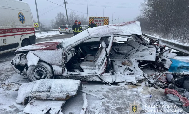 У ДТП біля Великого Глибочка загинули 40-річна жінка, 17-річні дівчина та хлопець