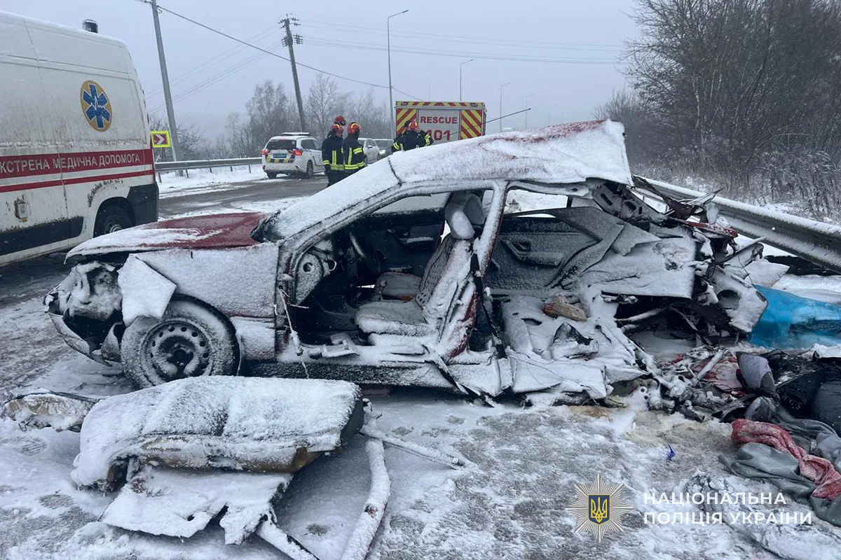 У ДТП біля Великого Глибочка загинули 40-річна жінка, 17-річні дівчина та хлопець