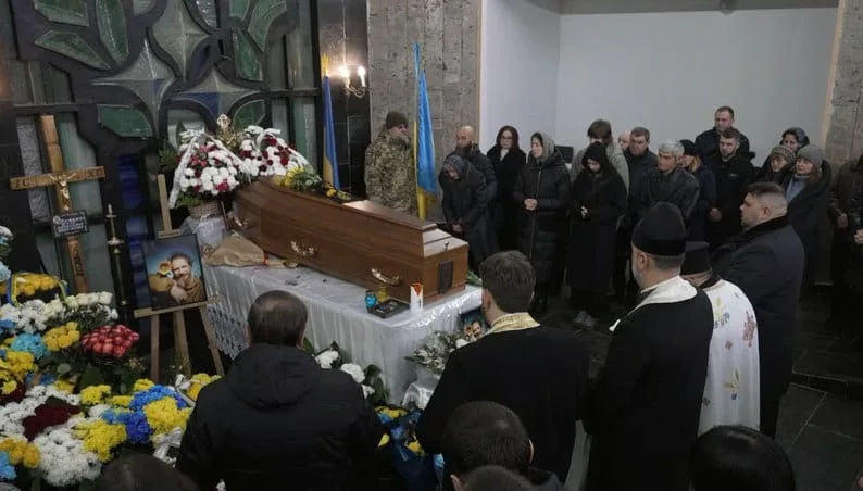 Тернопіль попрощався з відомим фотографом Юрієм Костишиним