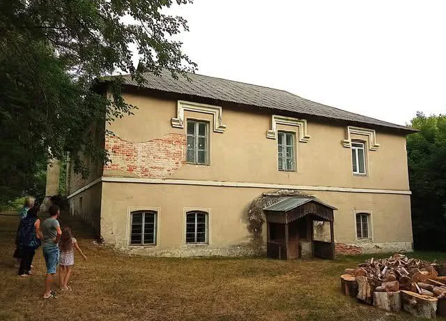 Биківецький палац