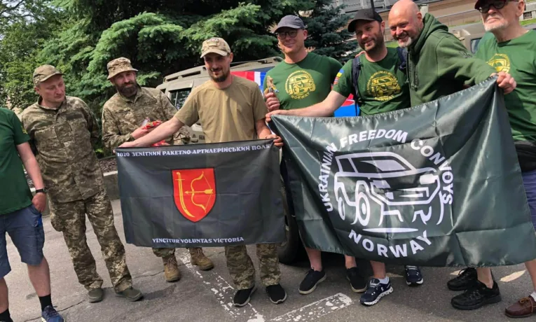 Шлях авто номер 305: військовий з Тернополя створив фільм про норвежських волонтерів