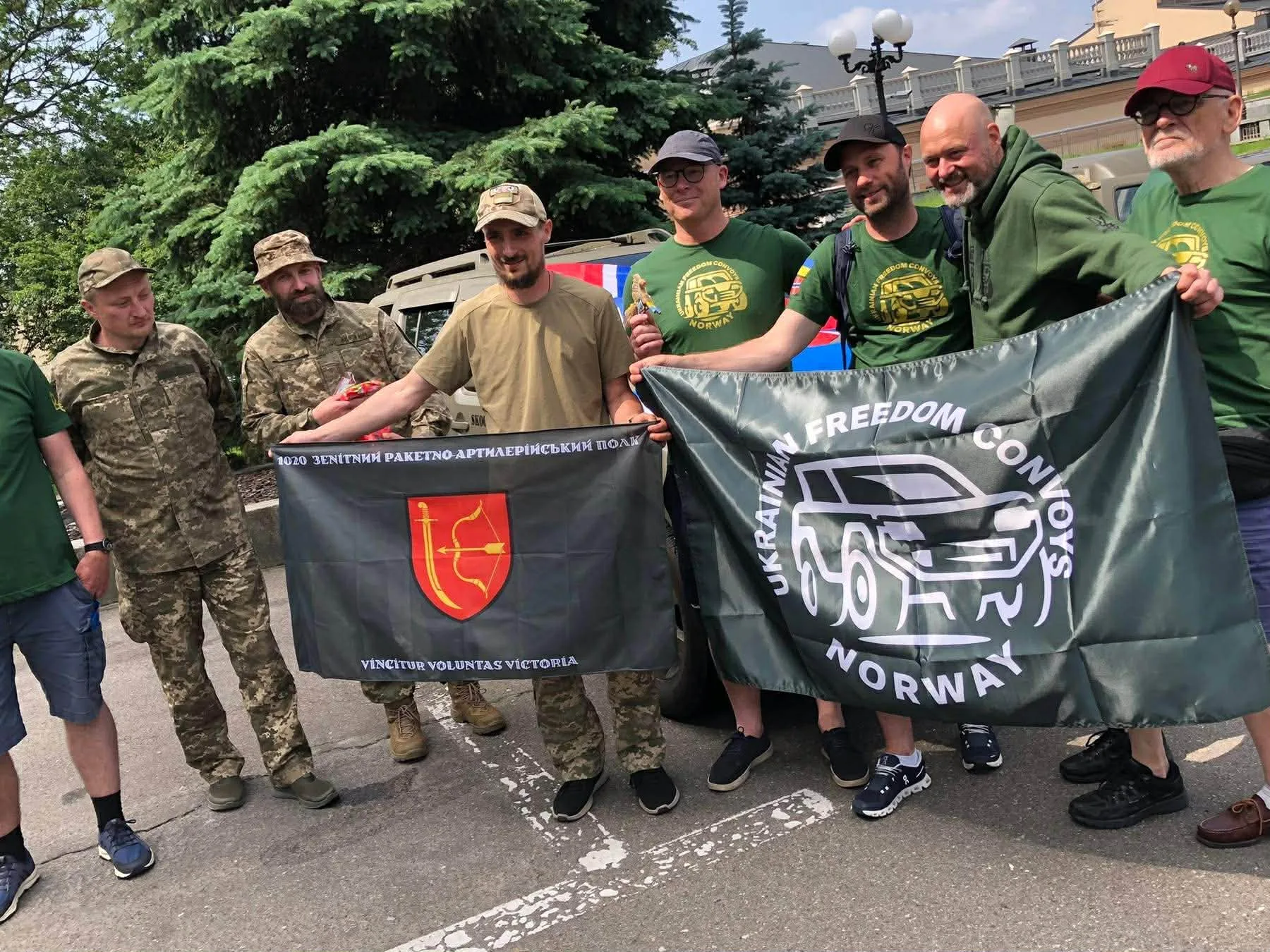 Шлях авто номер 305: військовий з Тернополя створив фільм про норвежських волонтерів