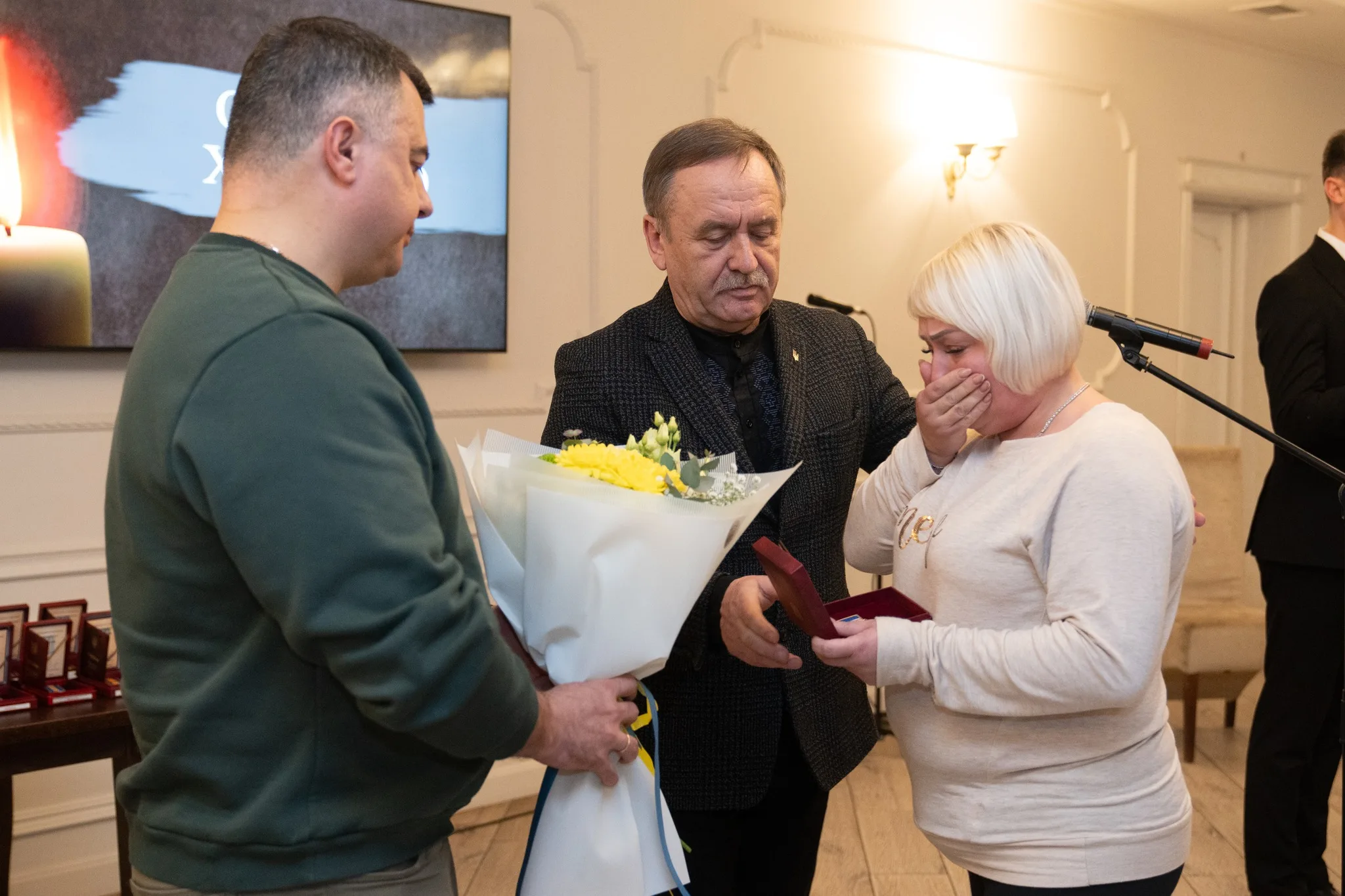 На Тернопільщині родинам 52 полеглих захисників вручили посмертні державні нагороди