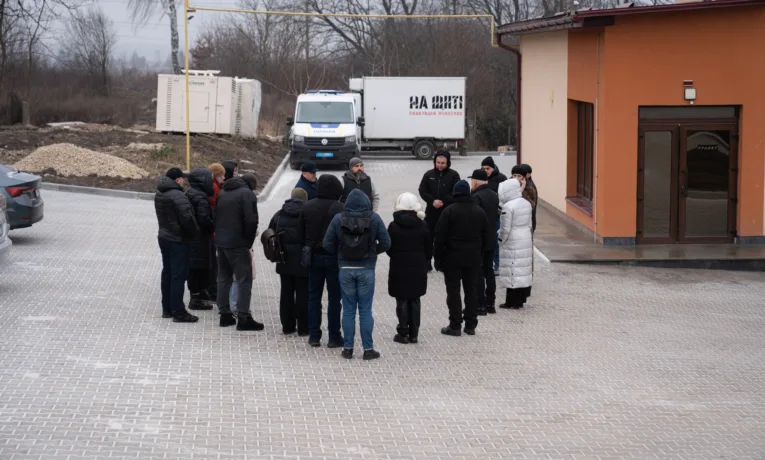 У Тернополі облаштували територію біля ритуального залу для гідного прощання з Героями