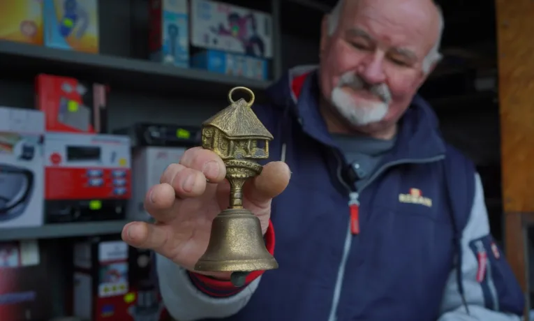 Тернополянин зібрав колекцію дзвоників зі всього світу