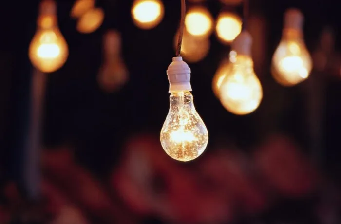 Громади Тернопільщини закликають скоротити споживання електроенергії через складну ситуацію в енергосистемі