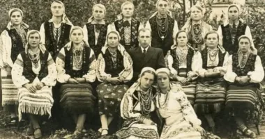 Хор «Союзу українок» із Романівки на фото 1938 року