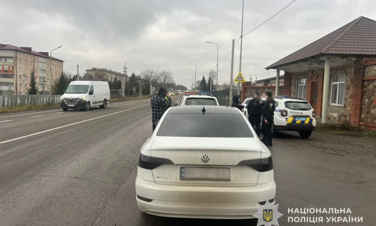 травмував патрульного