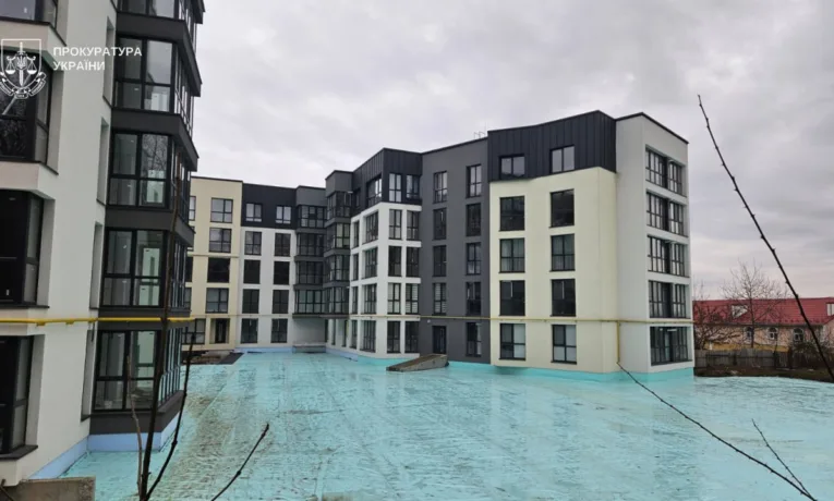 Забудовник у Чорткові