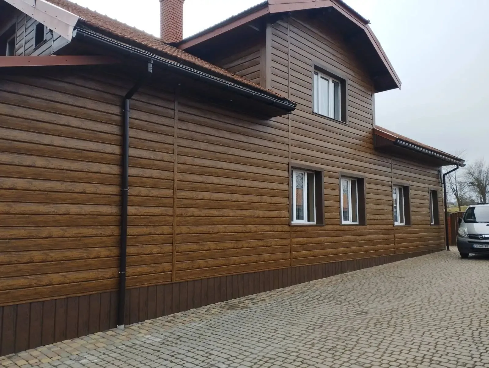 Як обрати металевий сайдинг для довговічного фасаду