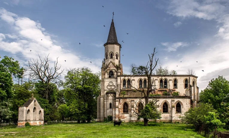 руїни костелу