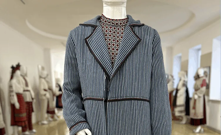 В етнопарку «Ладомирія» відтворили чоловічий традиційний одяг із Кременеччини