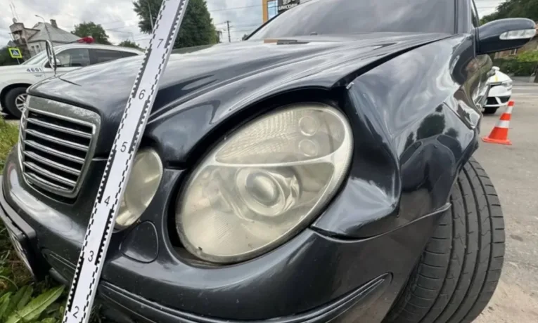 Судили водія, який у нетверезому стані у центрі Тернополя збив маму з дитиною