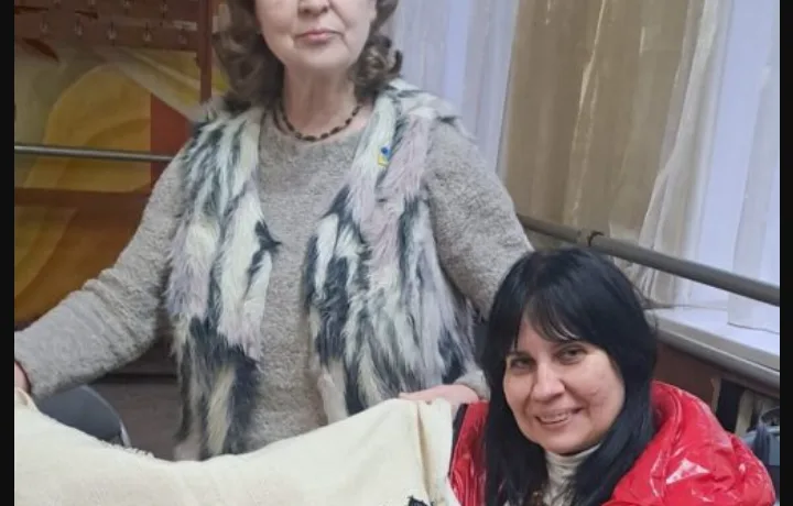 У Бережанах розпочали колективне вишивання великої сорочки