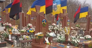 Обіцяли, але люди чекають роками: чому родини загиблих Героїв досі не отримали гроші за пам’ятники