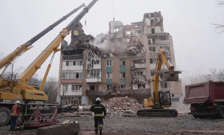 Місяць після ракетного удару по Тернополю: рятувальники згадують найважчі моменти пошукових робіт