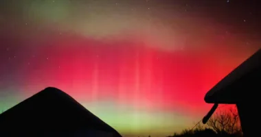 Фантастичне видовище: над Тернопільщиною засяяло північне сяйво